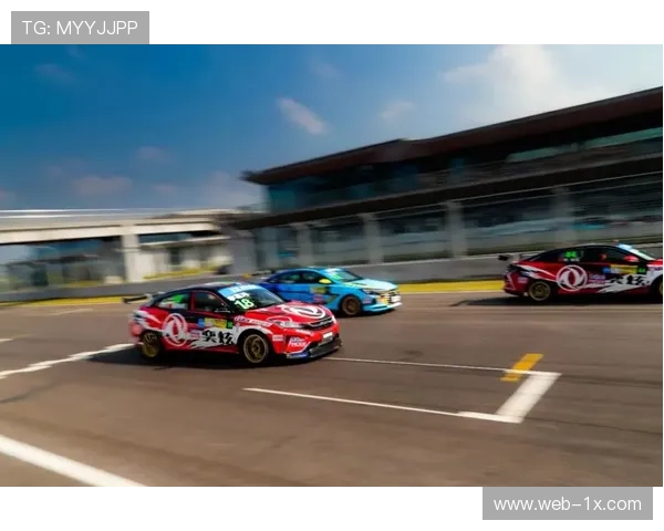 机械师谢老大永康站连夜调校赛车,团队协作保障车手竞技状态 机械师谢老大永康站连夜调校赛车,团队协作保障车手竞技状态